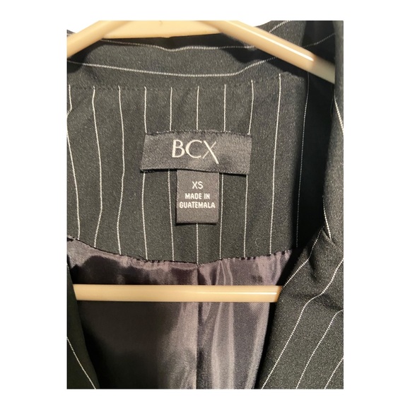 BCX l Pin Striped Fitted Blazer Size XS - Picture 7 of 8